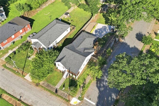 Building Photo - 1375 Miller Reed Ave SE