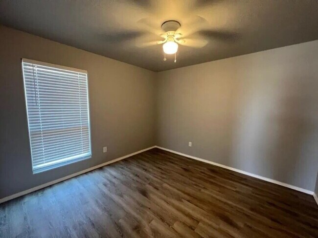 Building Photo - Updated 3/2/2 in Frenship ISD!