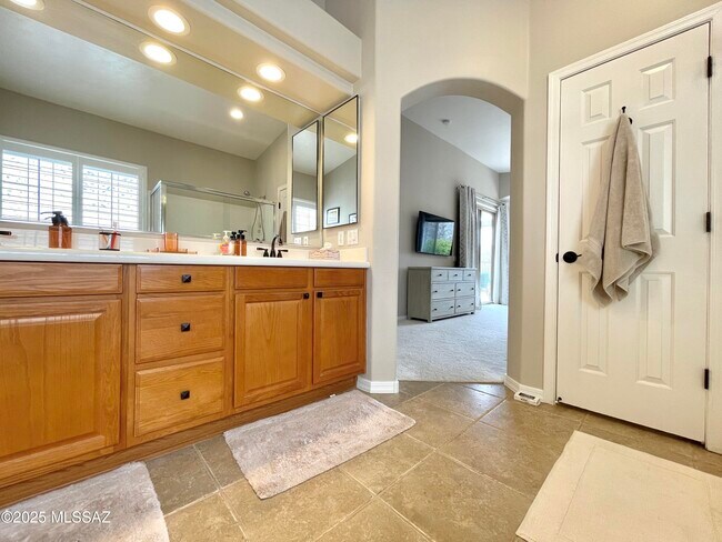 Building Photo - 371 W Sacaton Canyon Dr