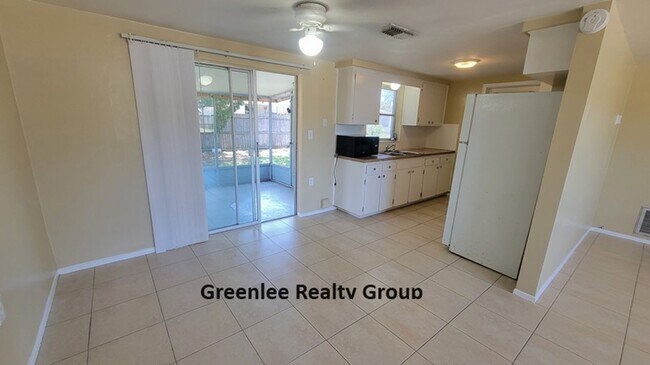 Building Photo - Cozy 2 Bed/1Bath Home in New Port Richey