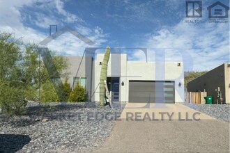 Building Photo - 3Bed/2Bath Home in Cave Creek! Move-In Rea...