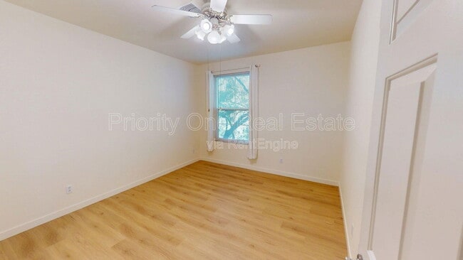 Building Photo - 10921 Sabre Hill Dr