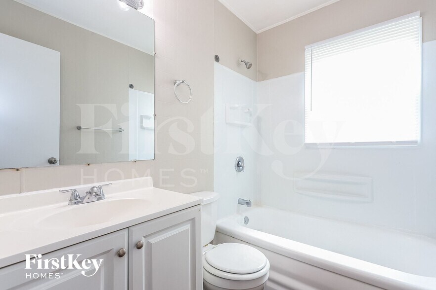 Building Photo - 315 Four Winds Way