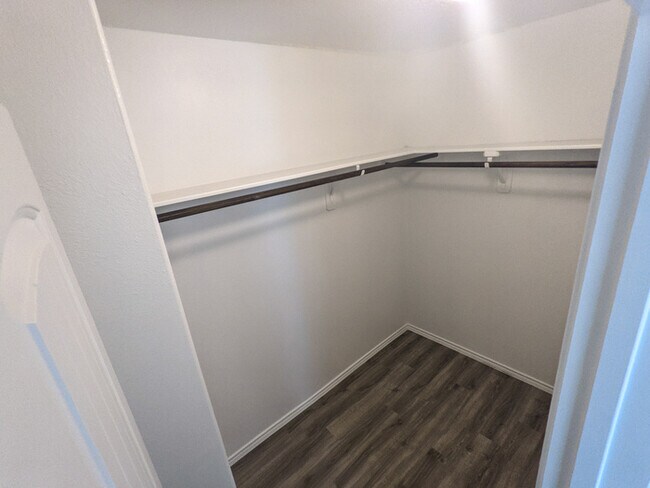 Building Photo - Leonard Crossing - 1136 Crossing Drive, Br...