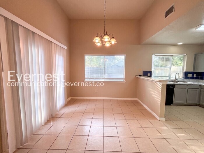Building Photo - 8602 Laurel Trails Dr