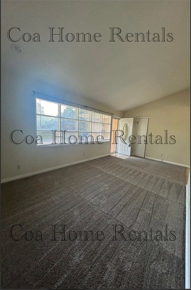 Building Photo - Great East side corner lot home