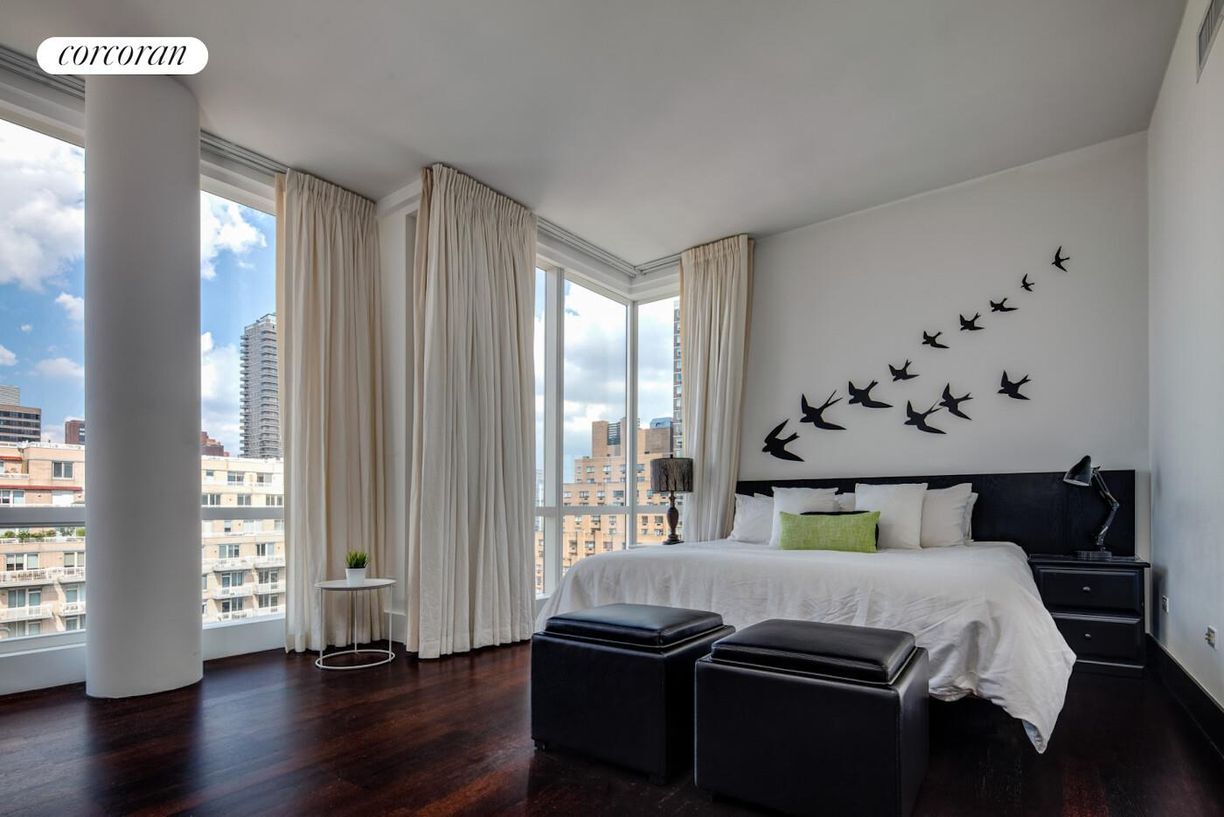 Building Photo - 151 E 85th St