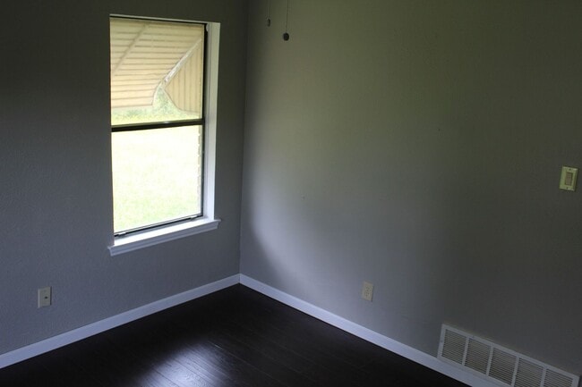 Building Photo - Welcome home!