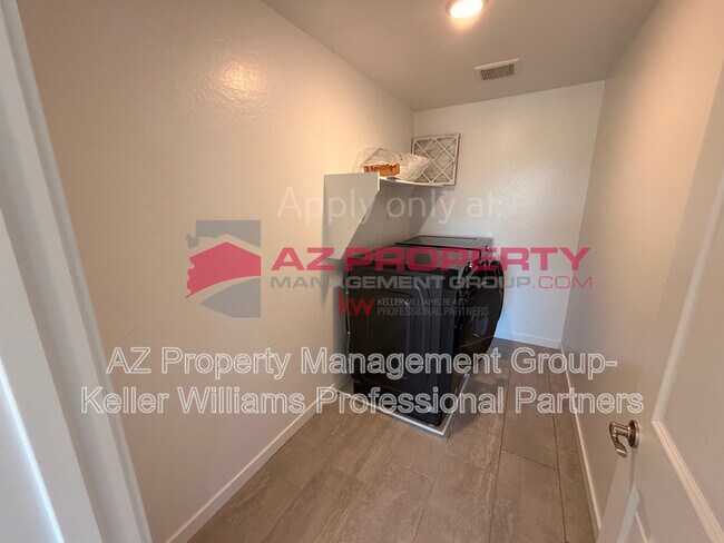 Building Photo - 16888 W Fetlock Trl