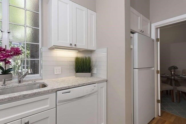 Building Photo - 205 Mt Auburn St