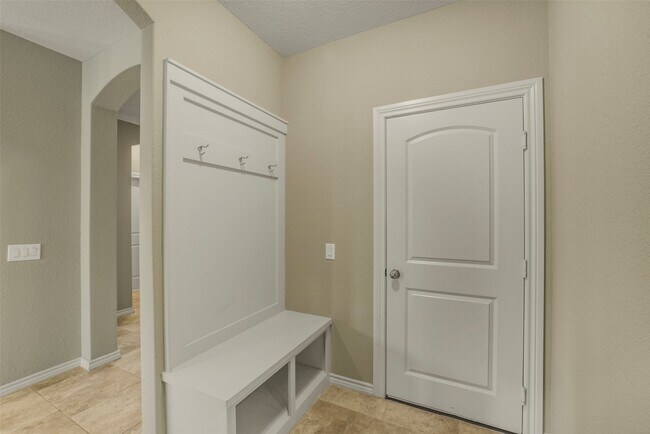 Building Photo - 9651 Thimbleweed Dr