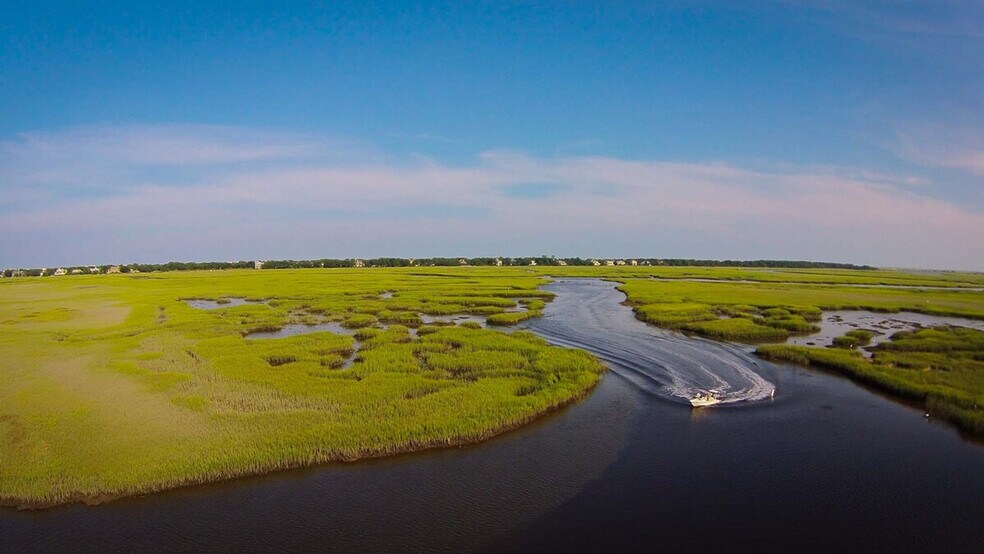 Building Photo - 1217 Debordieu Blvd