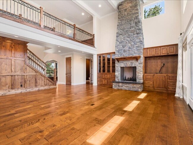Building Photo - Stunning Tumalo Home on 3.21 Acres with Ca...