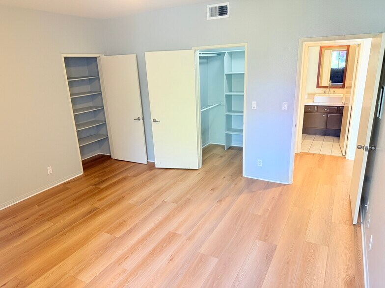 Bedroom #2 - 2222 N Beachwood Dr