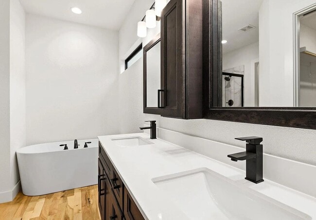 Building Photo - Lot 174