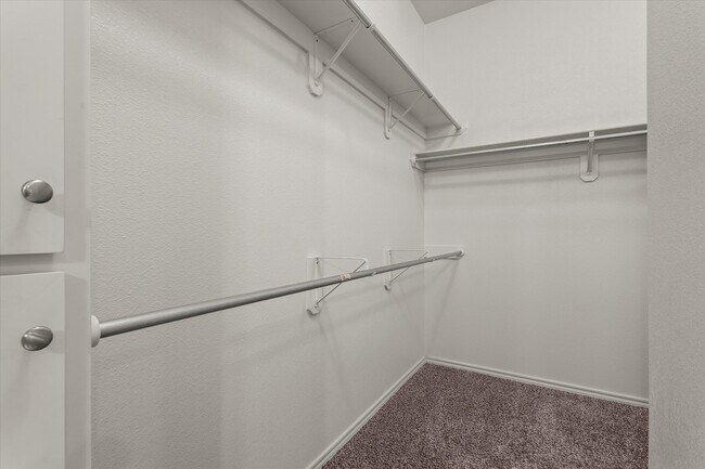 Building Photo - 9616 Kline Ave