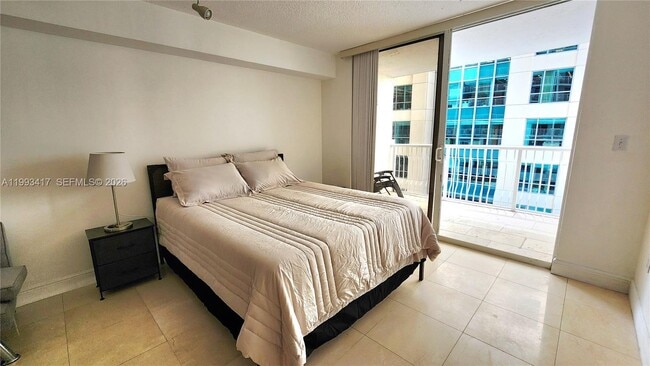 Building Photo - 1200 Brickell Bay Dr