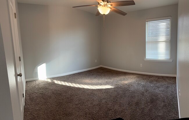 Building Photo - 24422 Dawson Ct