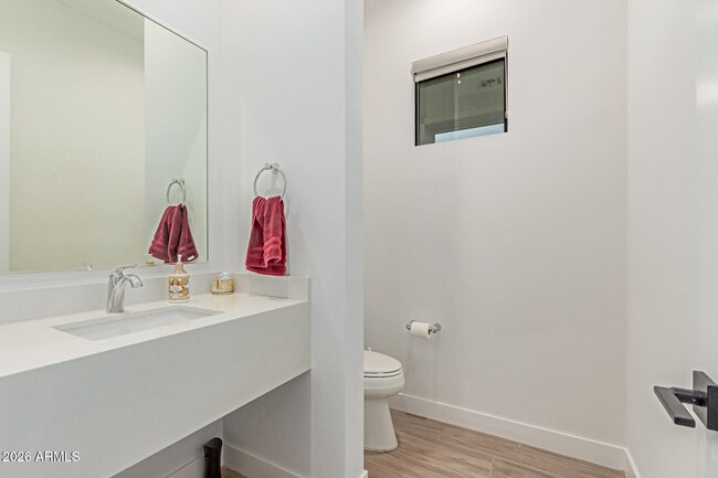 Building Photo - 13924 Dyer Ln