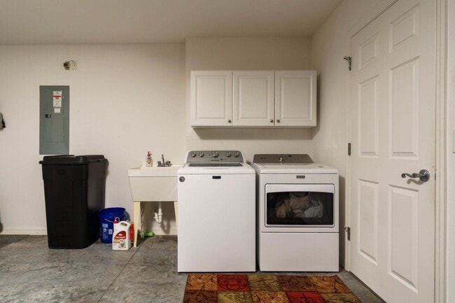 Building Photo - M304 Vidalia (VCSE-18/10)