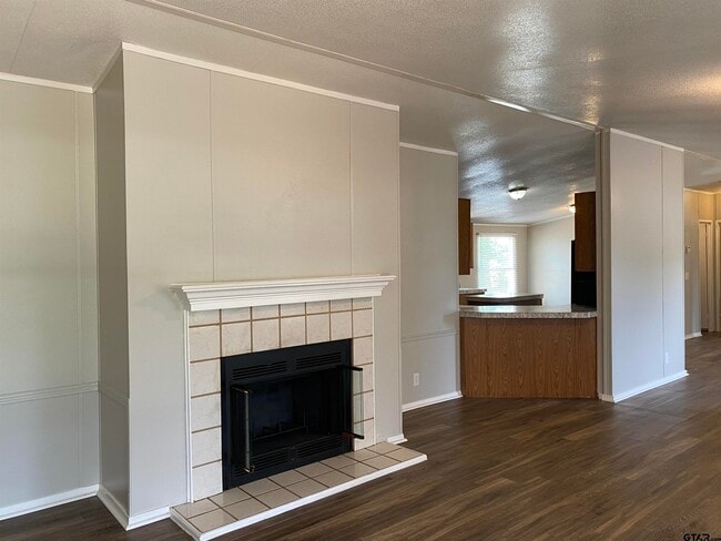 Building Photo - 22944 Shell Shore Dr