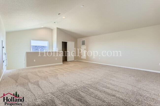 Building Photo - Beautiful, Light-Filled 4-Bedroom Home with a Charming Backyard NEW PRICE $3,295 and REDUCED SECU...