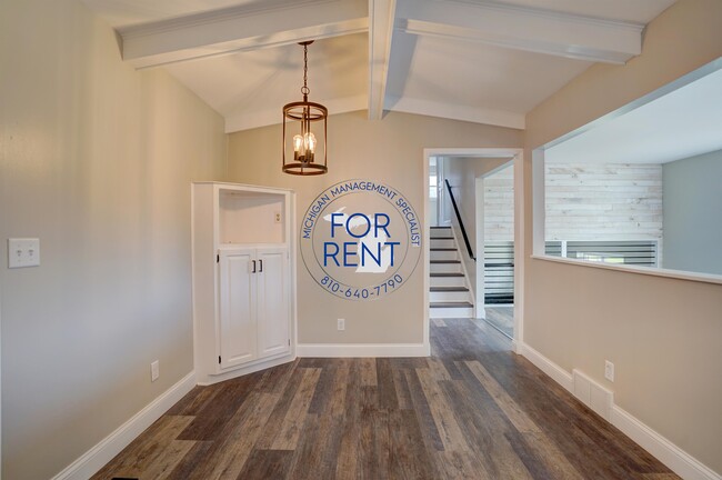 Building Photo - 5093 Spinning Wheel Dr
