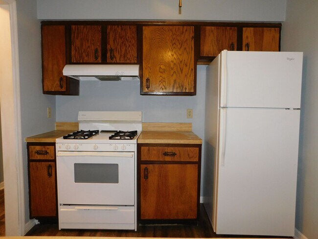 Building Photo - Great 3/2 in Ironwood Golf Course Village!