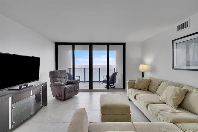 Building Photo - 2301 S Ocean Dr