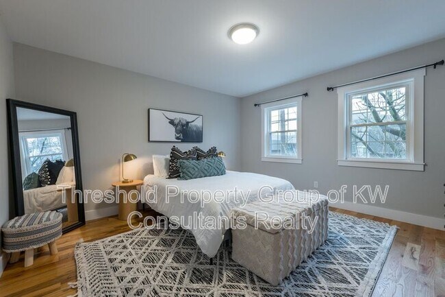 Building Photo - 65 E 7th Ave