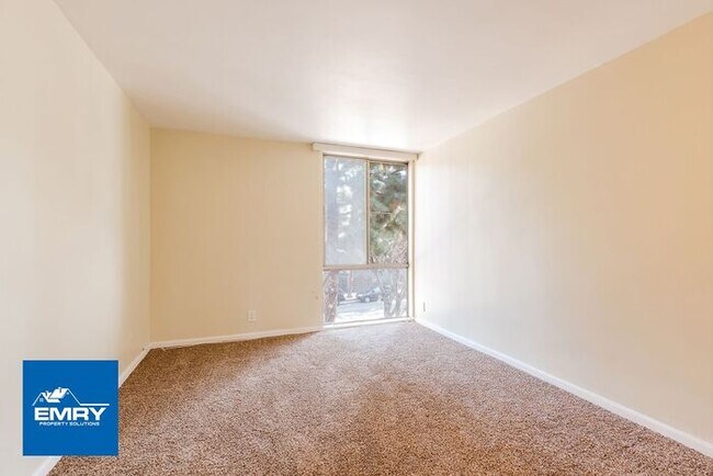 Building Photo - Beautiful 2 Bedroom, 2 Bathroom Condo In C...