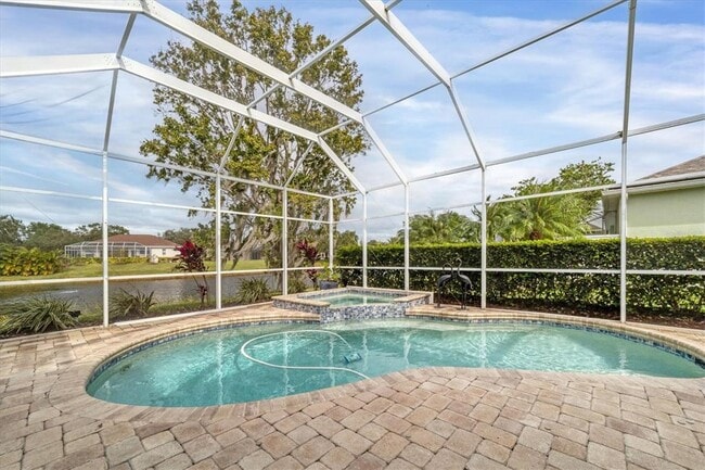 Building Photo - 11709 Clubhouse Dr