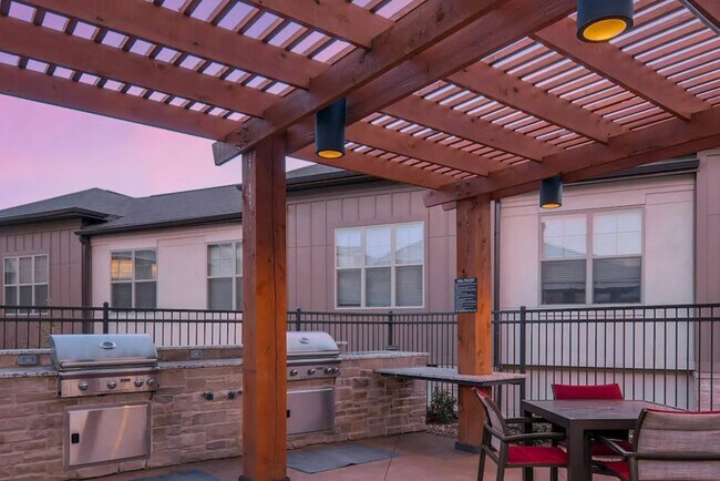 Building Photo - 13195 W Progress Cir