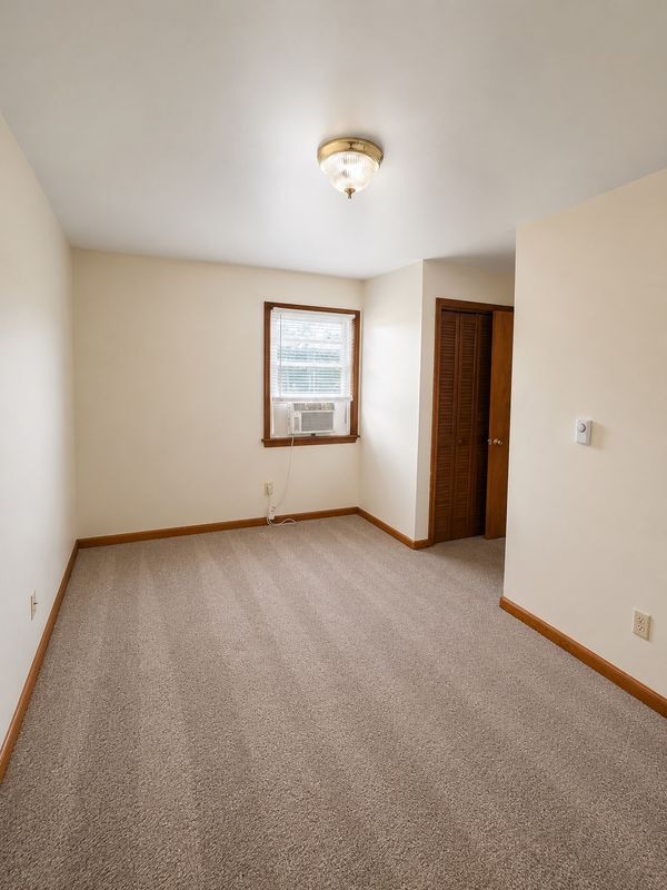Building Photo - 403 Market Ave