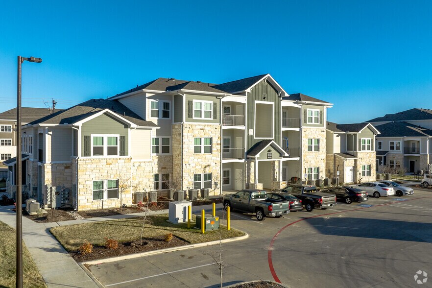 Building Photo - Denton Grove