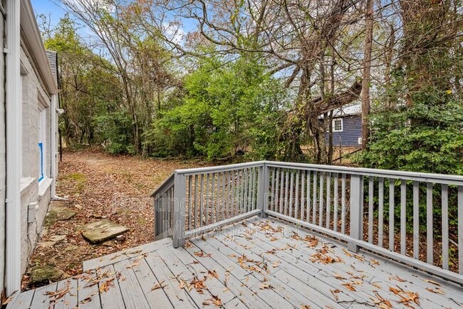 Building Photo - 612 12th St W