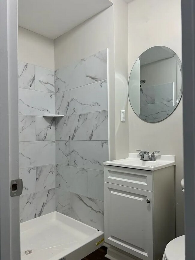 Building Photo - Gorgeous 5 Bedroom In Harford County Ready...