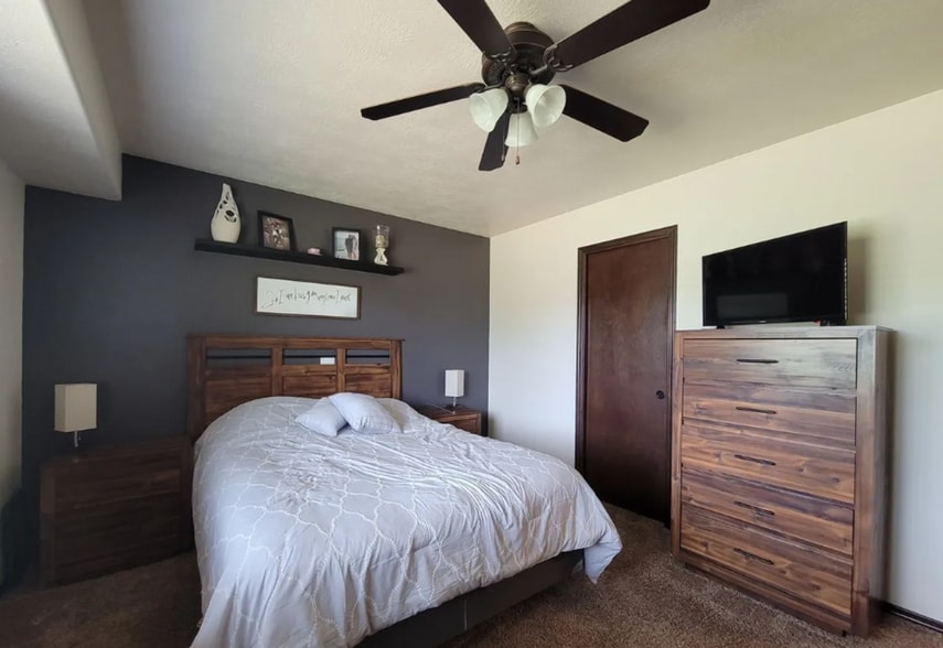 Building Photo - 8016 W Vista Park St