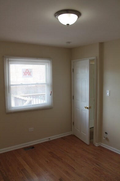 Building Photo - 18003 Greenview Terrace