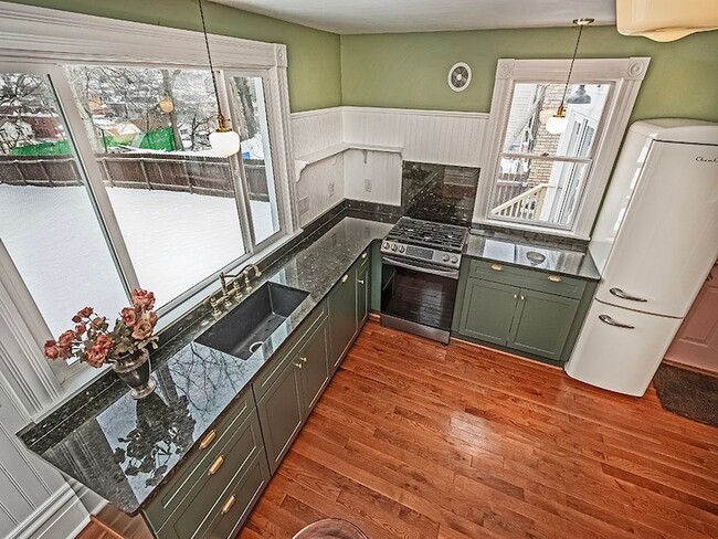 Building Photo - 130 Boroview Ave