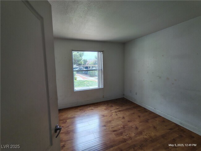 Building Photo - 5055 W Hacienda Ave