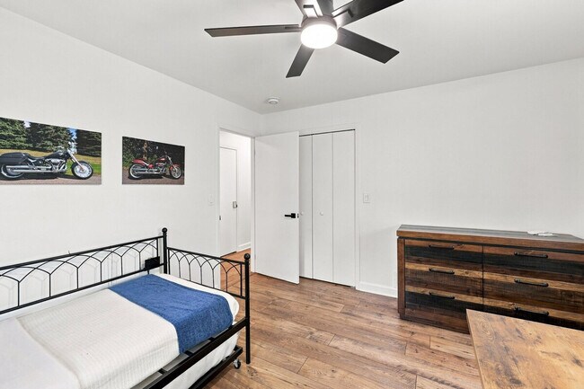 Building Photo - 4225 Twin Rivers Dr