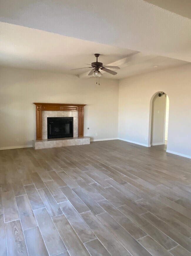 Building Photo - 12385 Paseo Alegre Dr