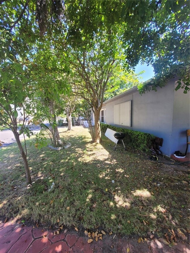 Building Photo - 1132 Moffett St