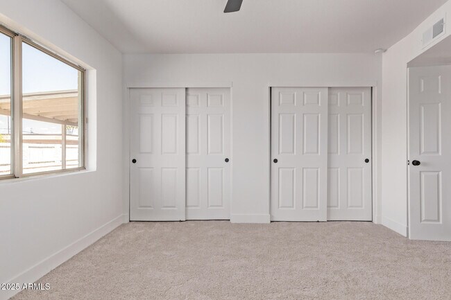 Building Photo - 816 E Saguaro St