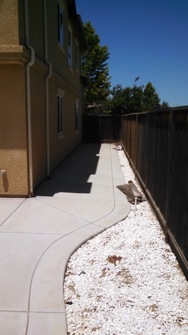 Building Photo - REDUCED!!REDUCED!!  Huge 5 Bedroom 3 Bath ...