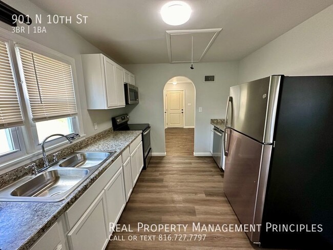 Building Photo - Completely Renovated 3 Bedroom 1 Bath on a...