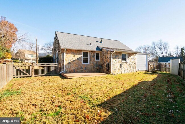 Building Photo - 6924 Kenfig Dr