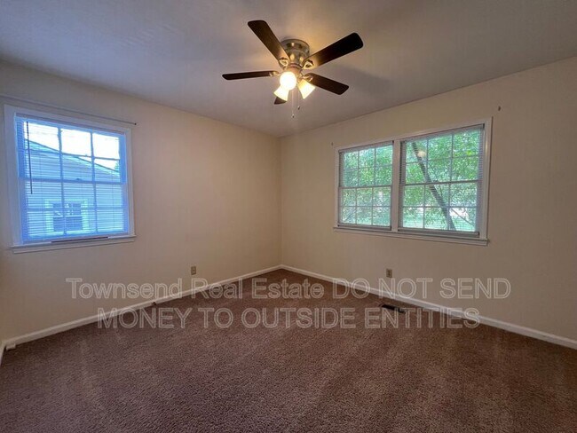 Building Photo - 2213 Stanton St