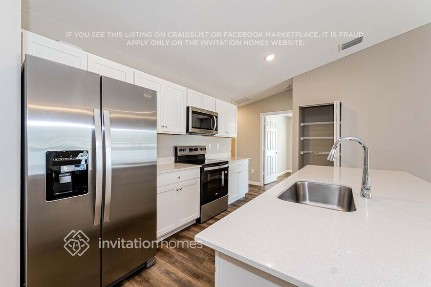 Building Photo - 759 Lomas St